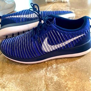 Excellent condition Nike fly knit